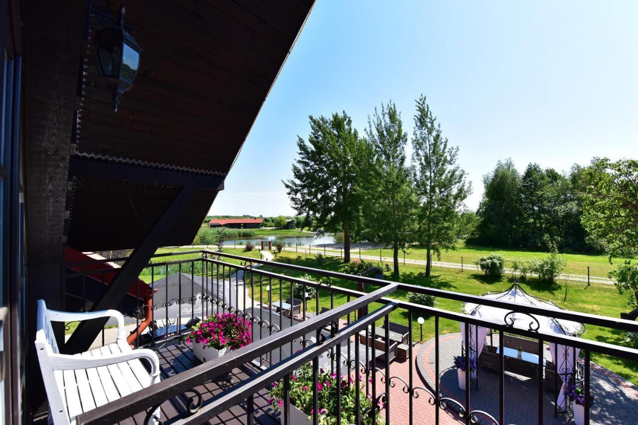Rusne Villa Exteriör bild