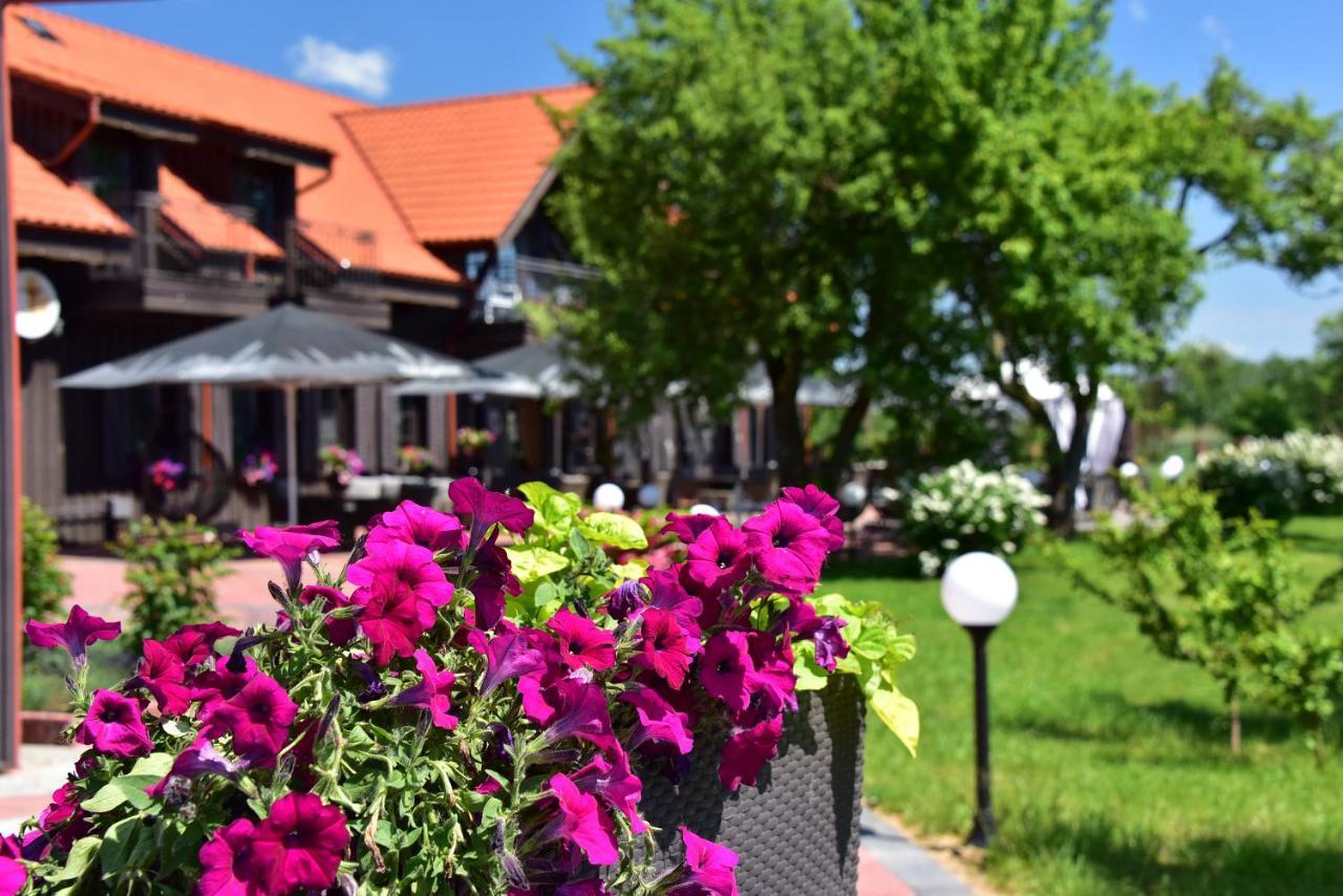 Rusne Villa Exteriör bild