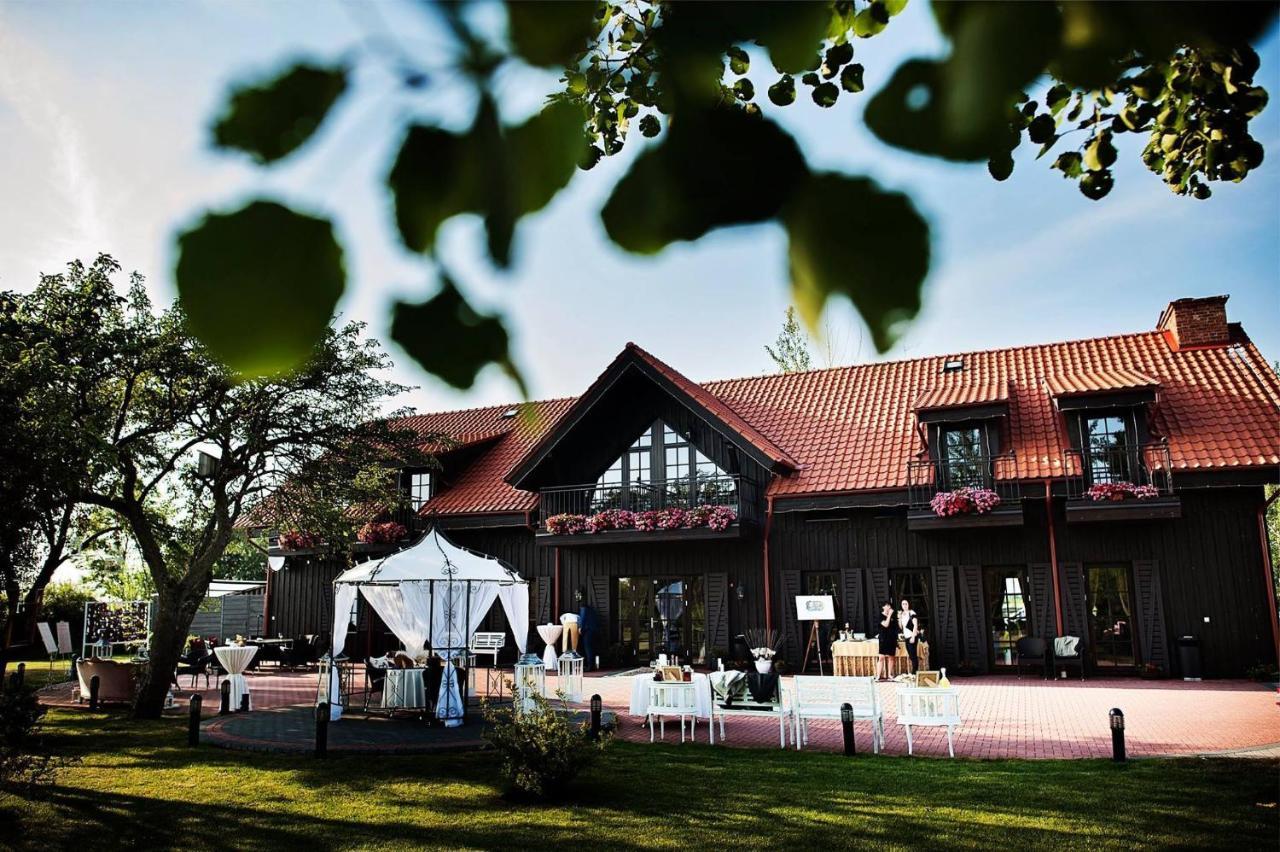 Rusne Villa Exteriör bild