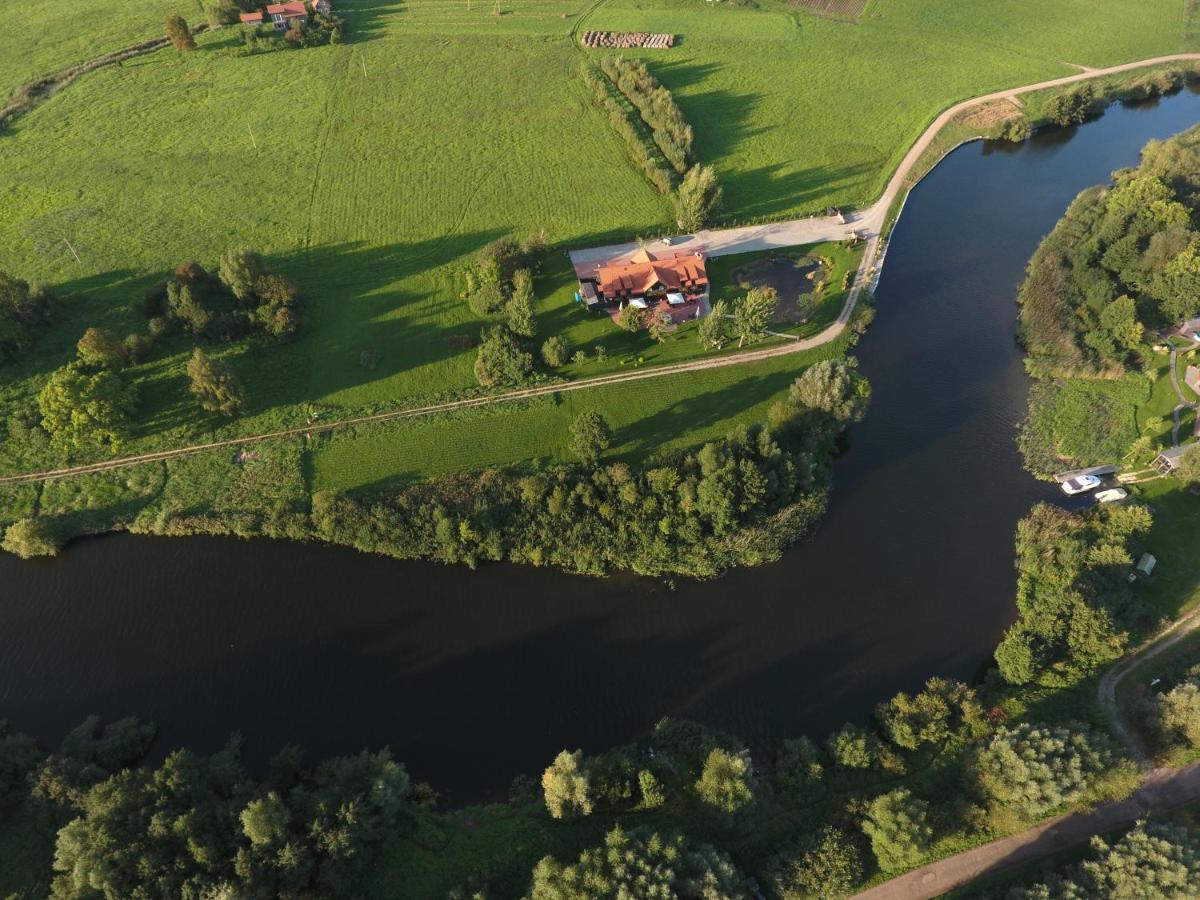 Rusne Villa Exteriör bild