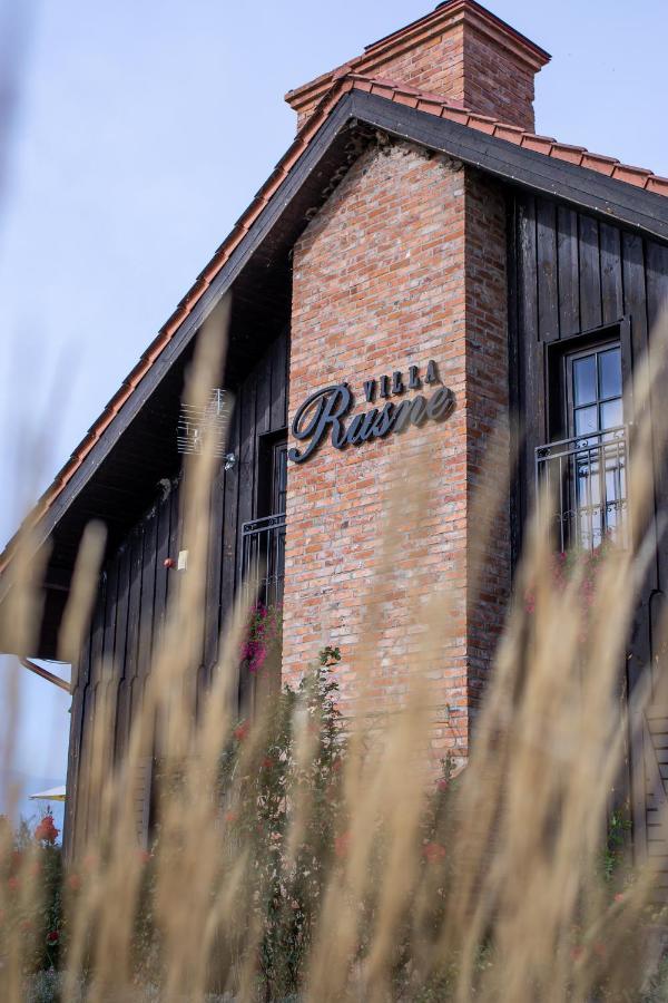 Rusne Villa Exteriör bild